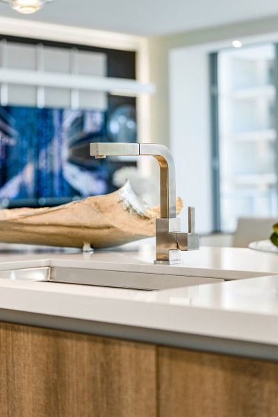 Deep basin farmhouse sink with quartz stone counter tops